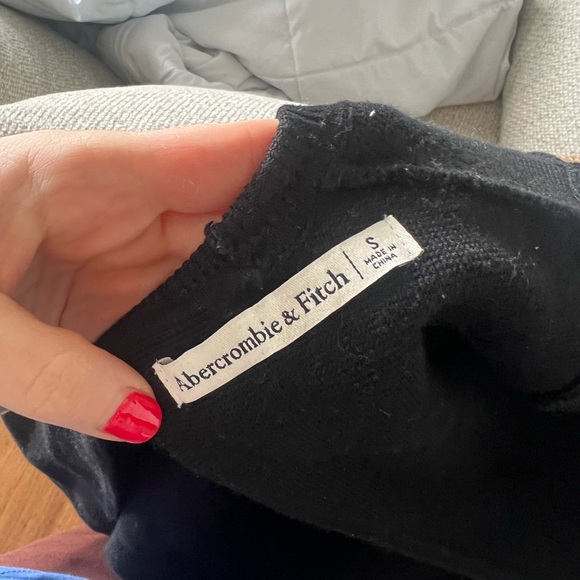 Abercrombie cropped open back sweater - Picture 3 of 3